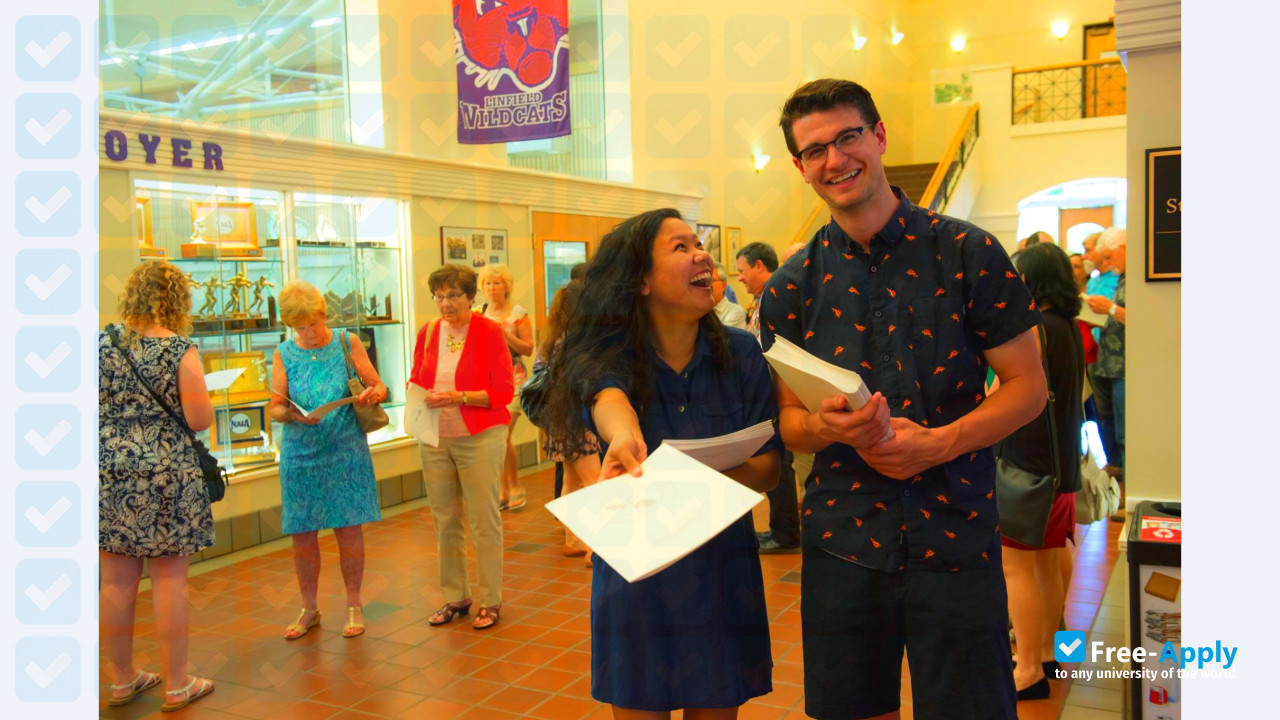 Foto de la Linfield College #7