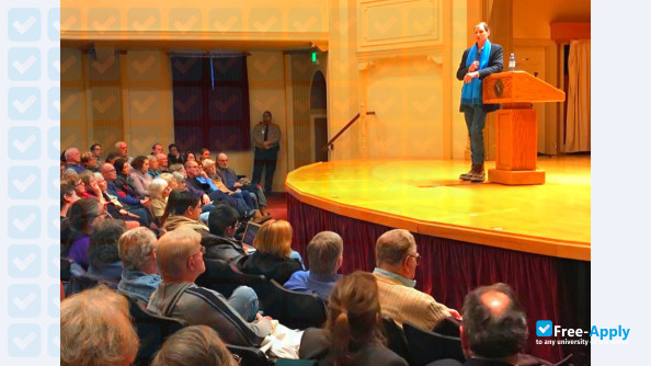 Linfield College photo #12