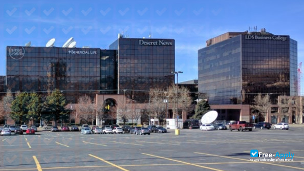 Photo de l’Latter Day Saints Business College #3