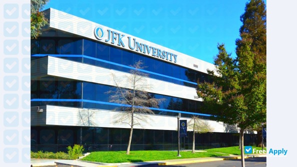 Photo de l’John F Kennedy University #10