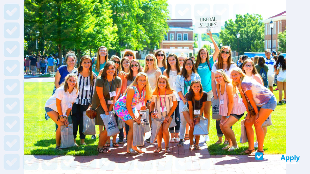 Longwood University photo #4