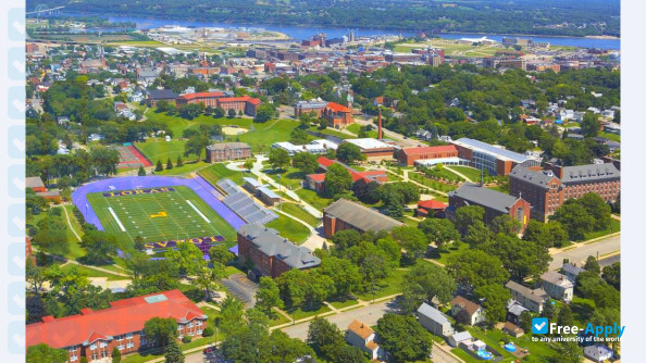 Foto de la Loras College #4