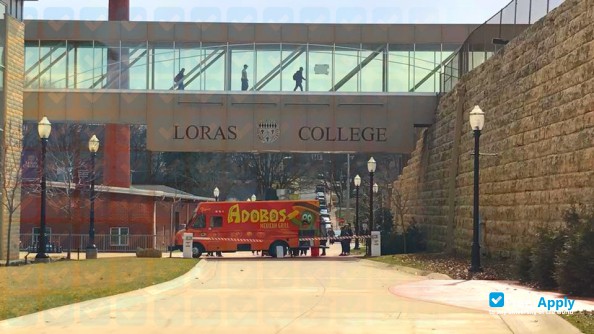 Foto de la Loras College #9