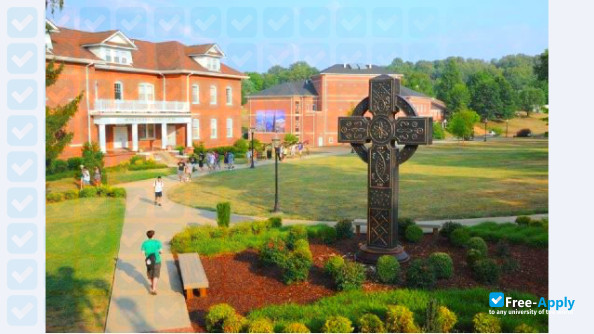 Foto de la Milligan College #10