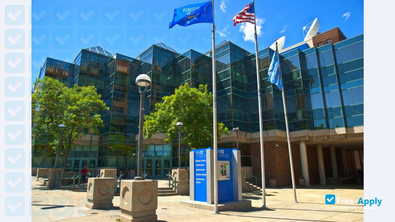 Foto de la Milwaukee Area Technical College #6