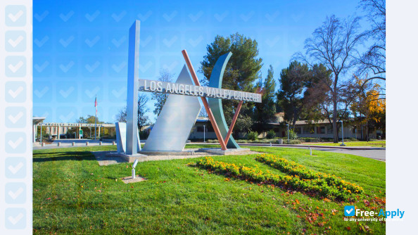 Los Angeles Valley College фотография №2