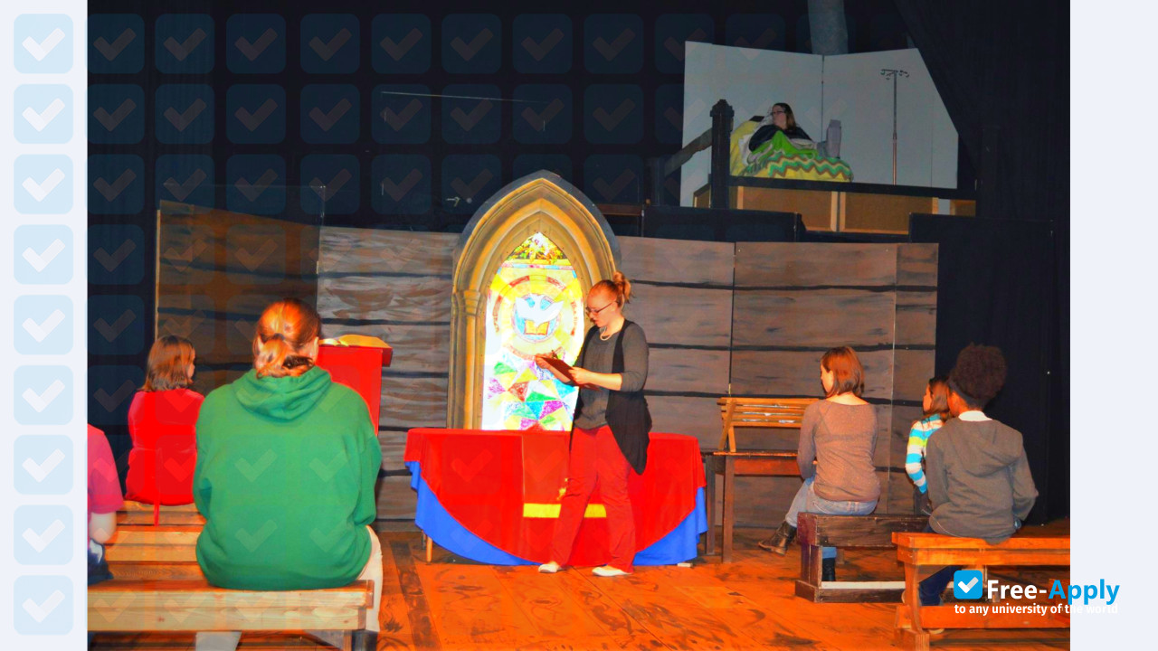 Foto de la Louisburg College #15