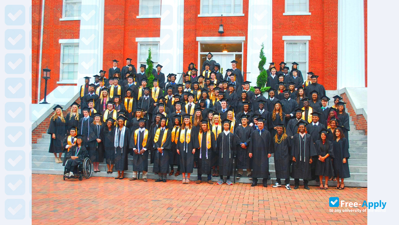 Foto de la Louisburg College #13