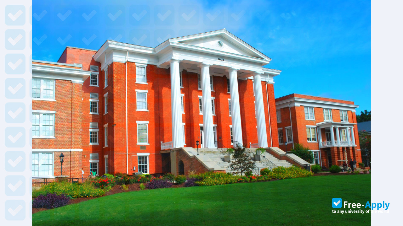 Foto de la Louisburg College #8