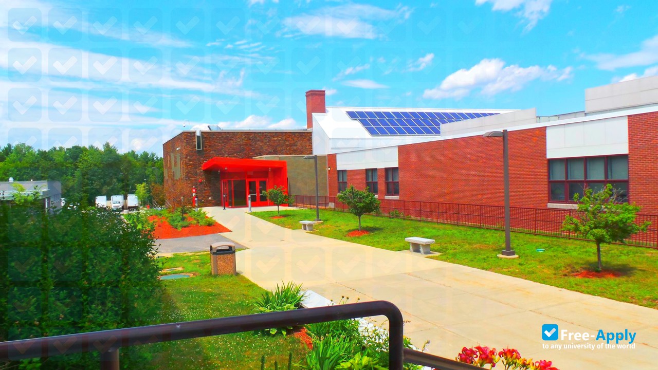 Photo de l’Lakes Region Community College #3