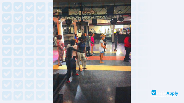 Foto de la Five Towns College #2