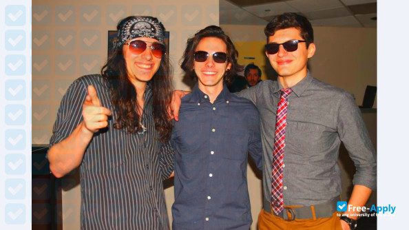 Foto de la Five Towns College #7