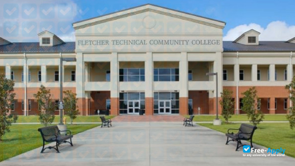 Photo de l’Fletcher Technical Community College #3
