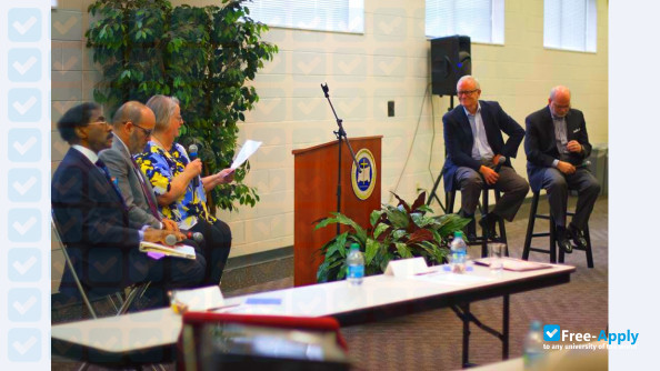 Foto de la Pentecostal Theological Seminary #2