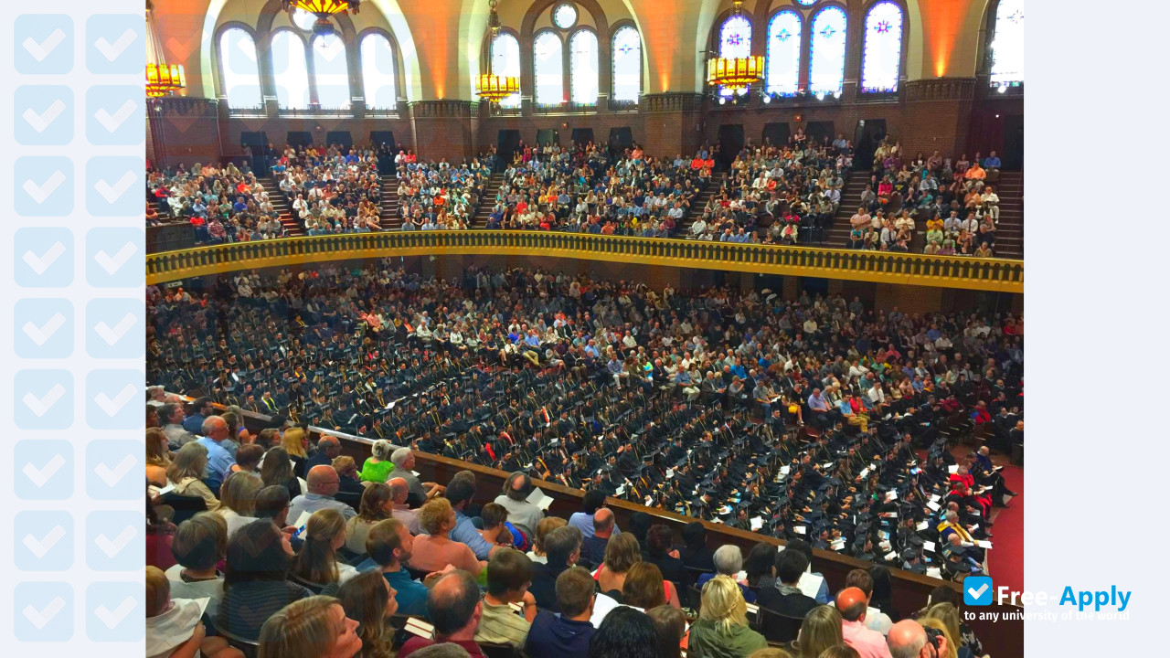 Moody Bible Institute photo #4