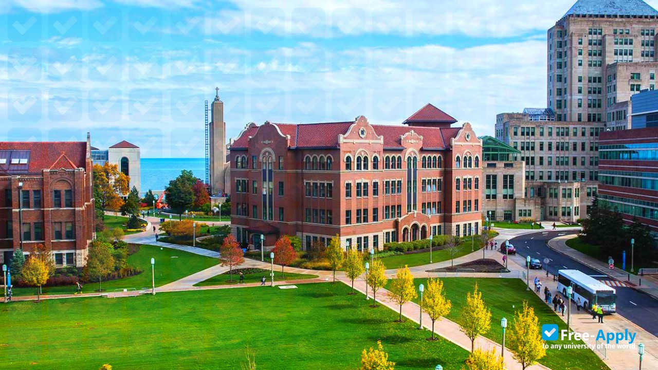 Loyola University Chicago photo #16