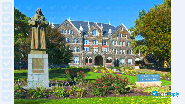 Foto de la Moravian University #10