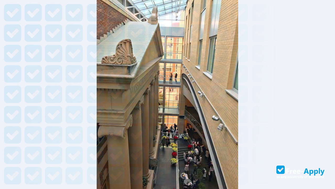 Photo de l’MCPHS University (Massachusetts College of Pharmacy & Health Sciences) #5