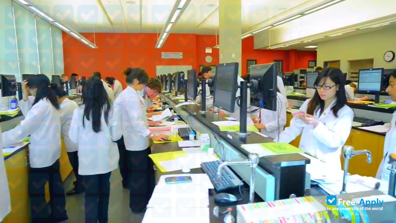 Photo de l’MCPHS University (Massachusetts College of Pharmacy & Health Sciences) #6