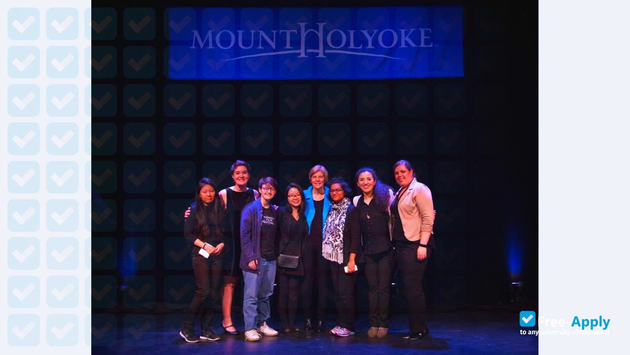 Mount Holyoke College photo #5