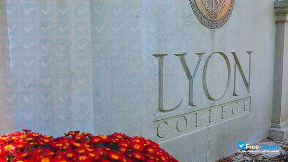 Lyon College photo #6