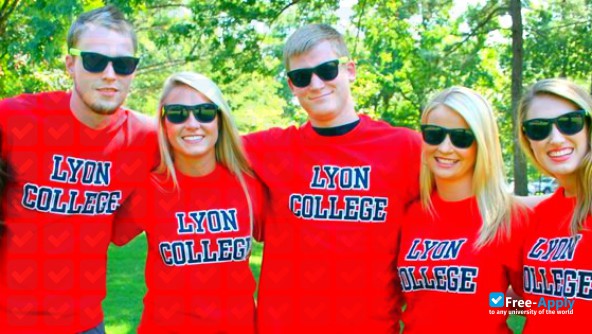 Lyon College photo #5