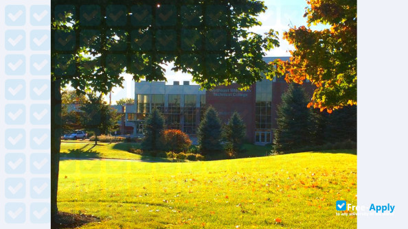 Foto de la Northeast Wisconsin Technical College #10