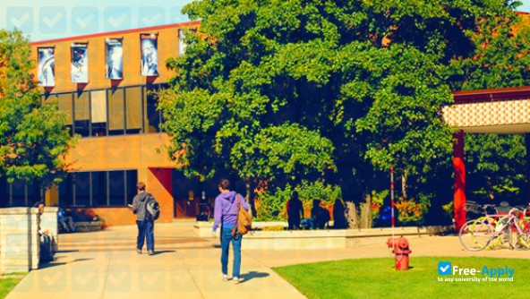 Northeastern Illinois University photo #9