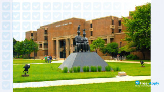 Northeastern Illinois University thumbnail #5
