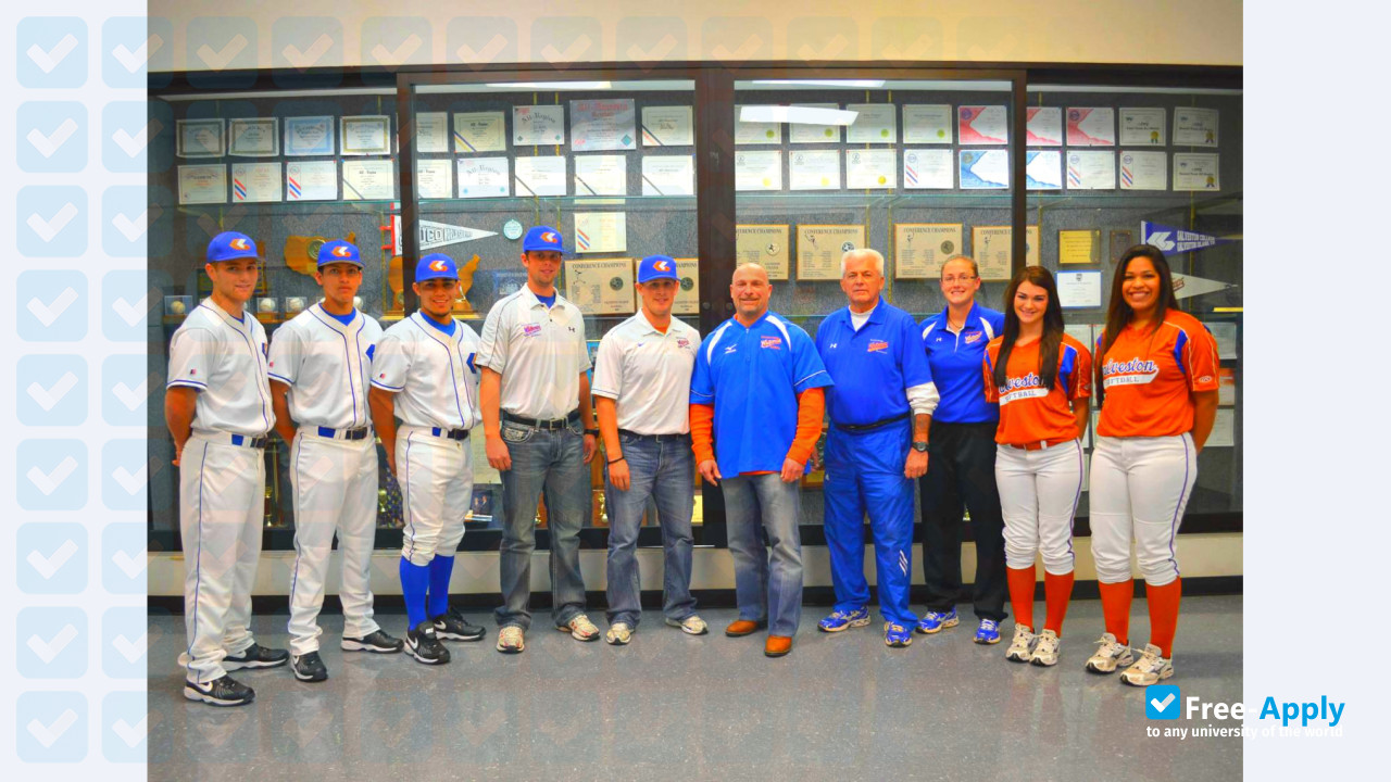 Galveston College photo #4