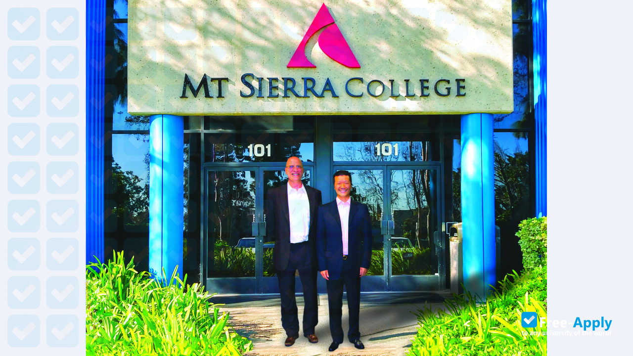Mt Sierra College фотография №6