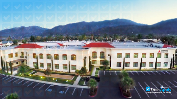 Mt Sierra College фотография №13