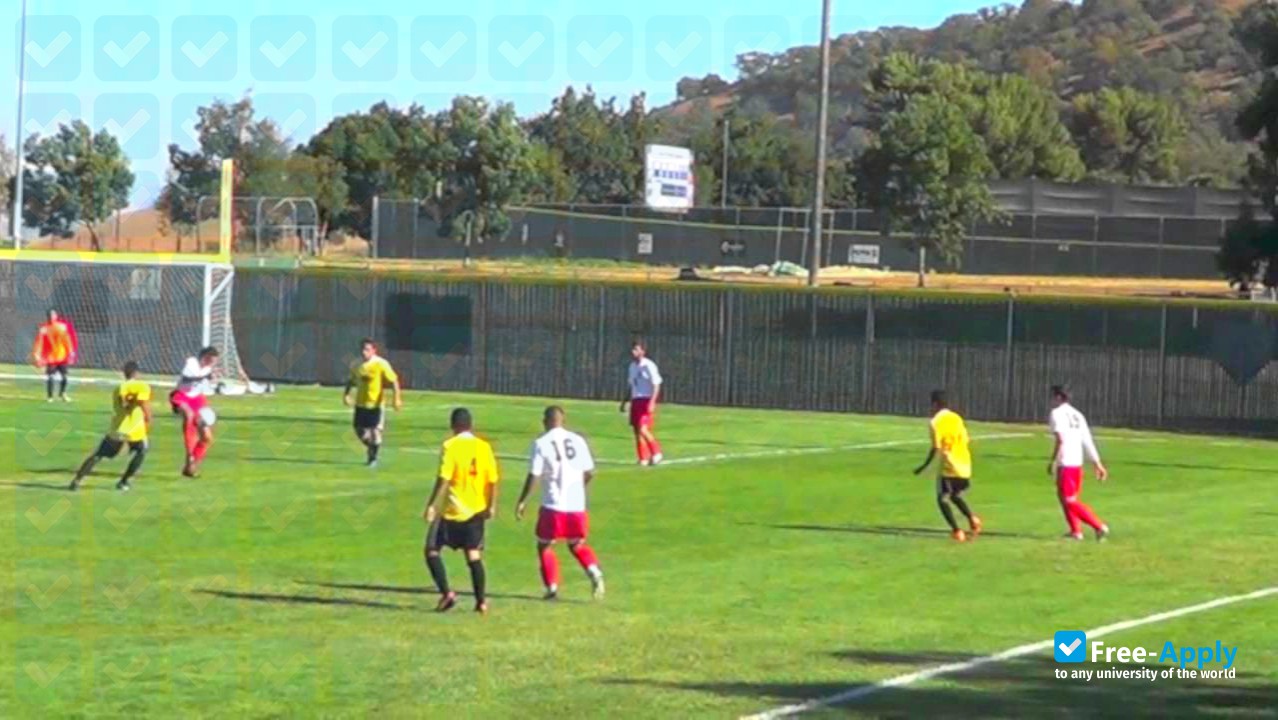 Foto de la Gavilan College #8