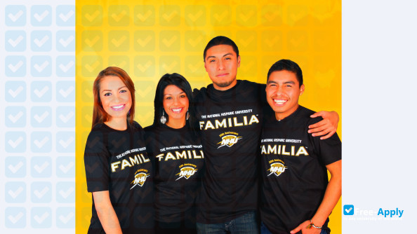 Foto de la National Hispanic University #13
