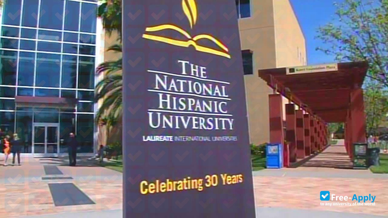 Foto de la National Hispanic University #5