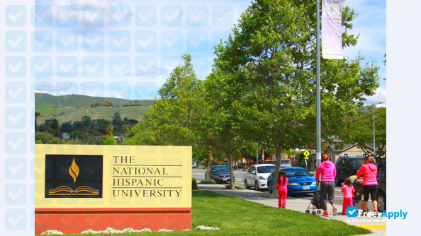 Foto de la National Hispanic University #8