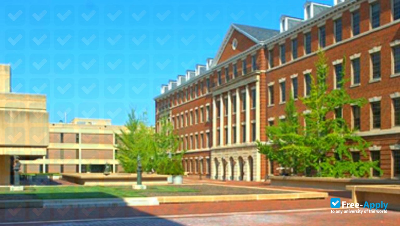Georgetown University photo #9