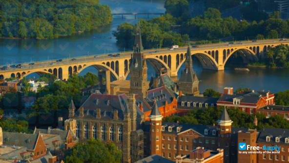 Georgetown University photo #10
