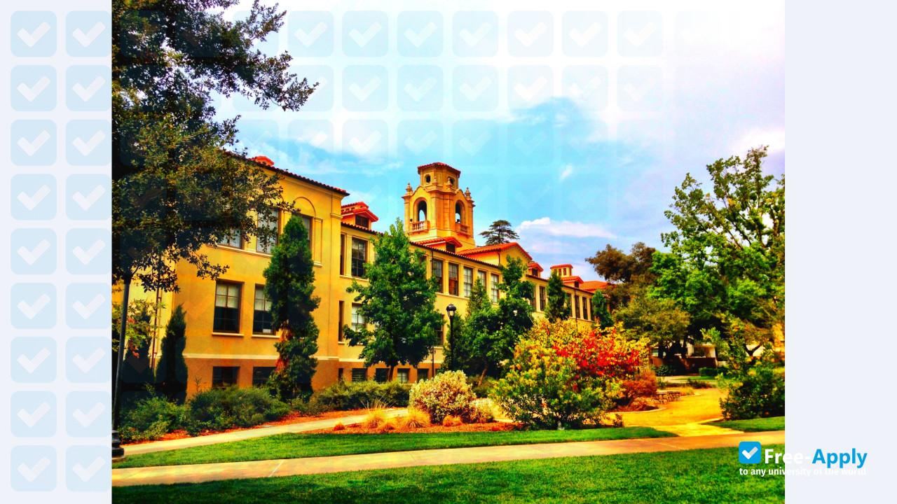 Pomona College photo #4