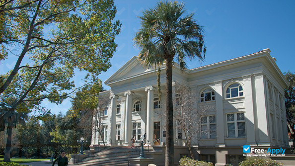 Pomona College photo #11