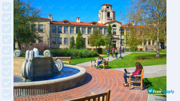 Pomona College photo #12