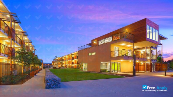 Pitzer College photo #6