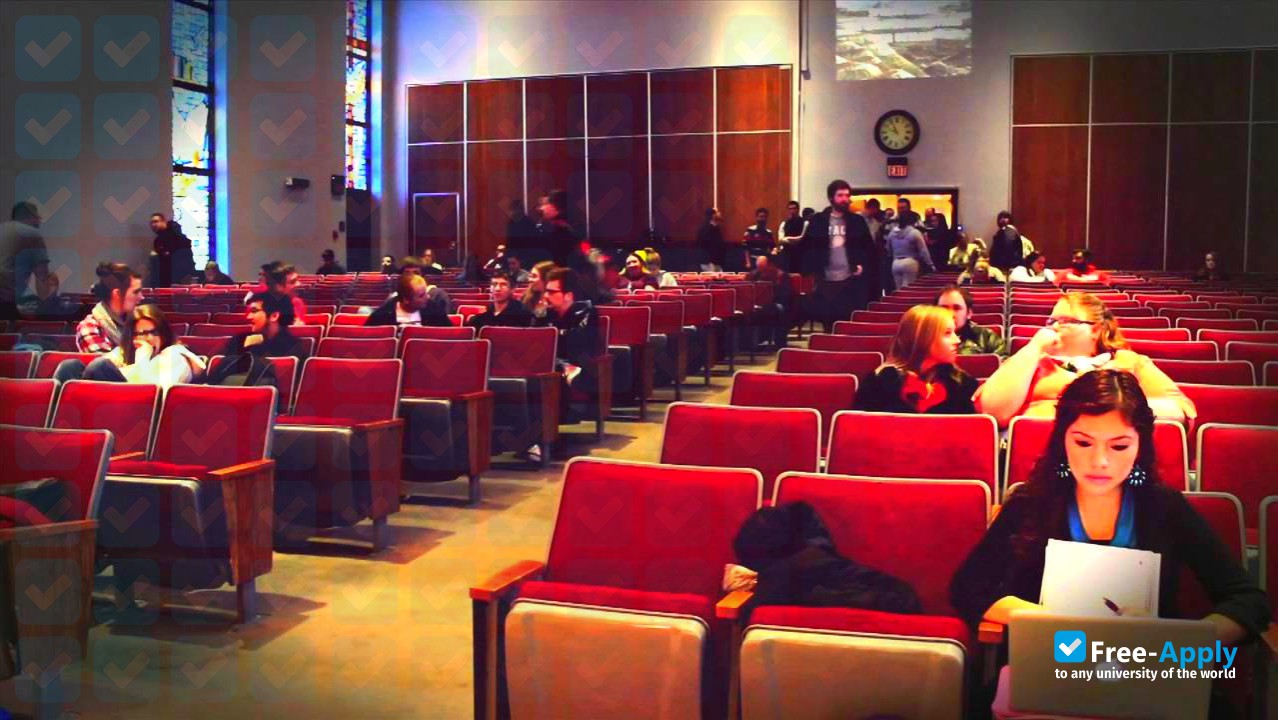Foto de la Mid America Christian University #10