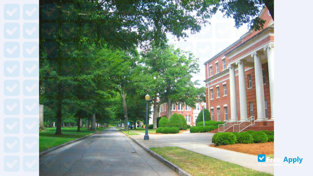 Presbyterian College photo #9