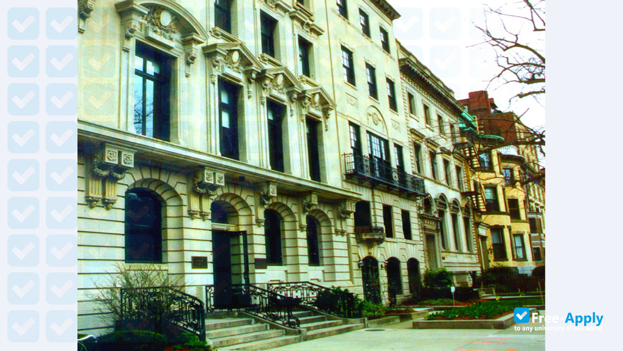 Foto de la New England College of Optometry #7