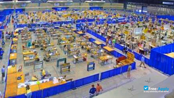 Foto de la New England Institute of Technology New England Tech #3