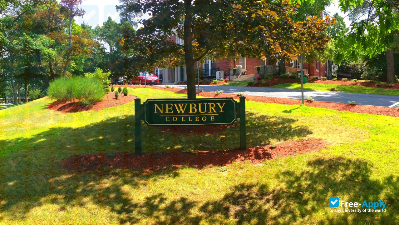 Photo de l’Newbury College #9