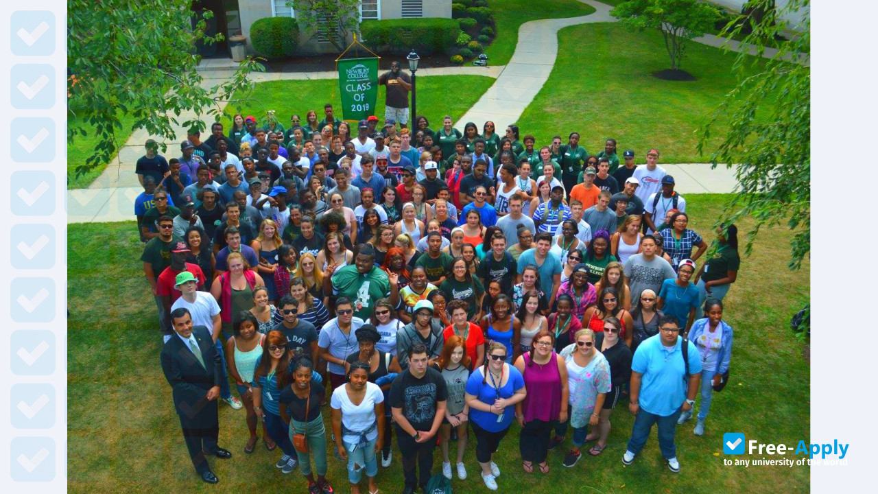 Photo de l’Newbury College #5