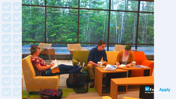 Foto de la Nicolet College #10