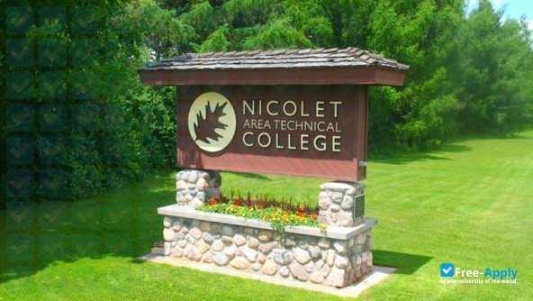 Foto de la Nicolet College #5